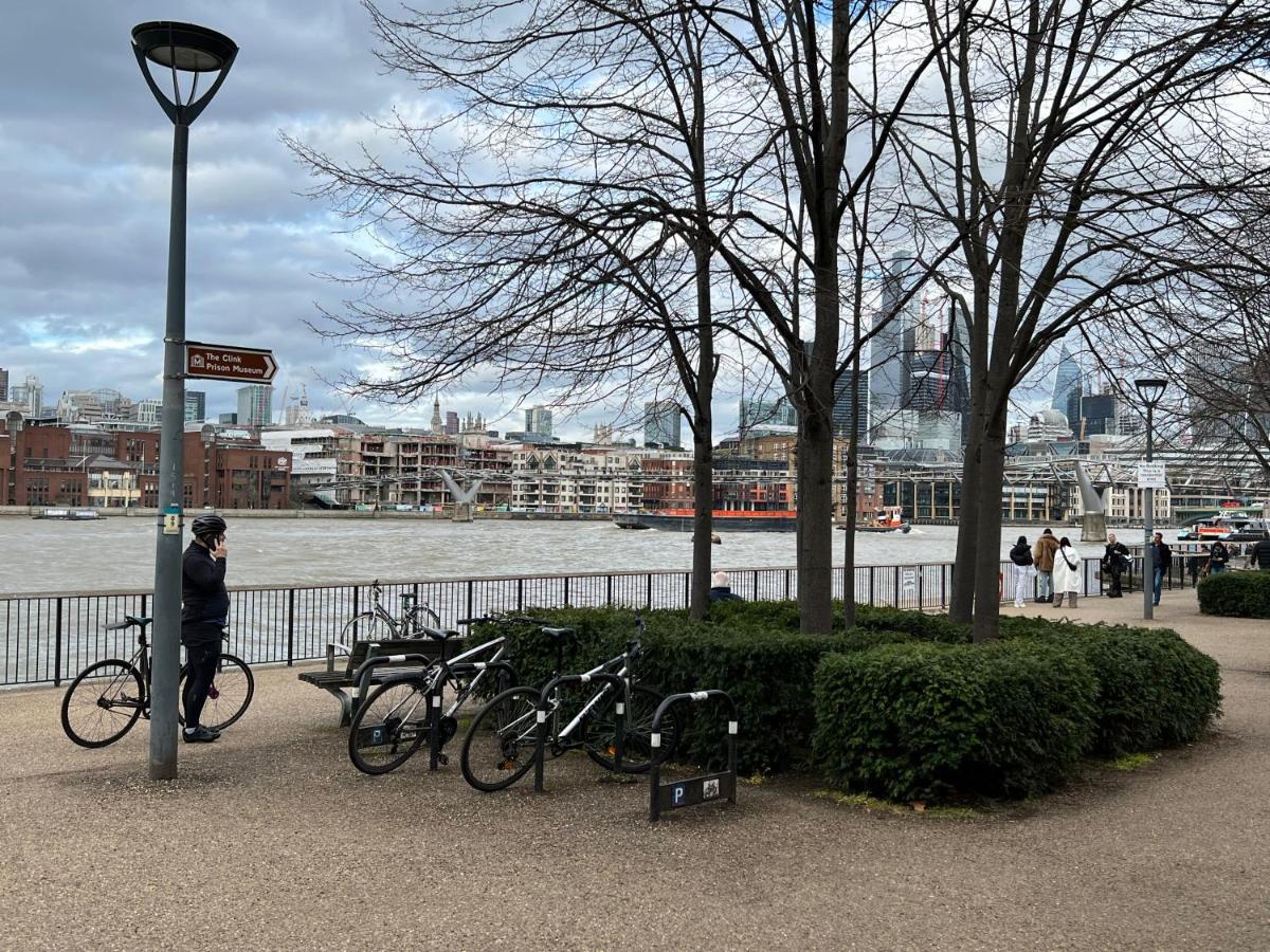 Thames Bankside River View * Londra